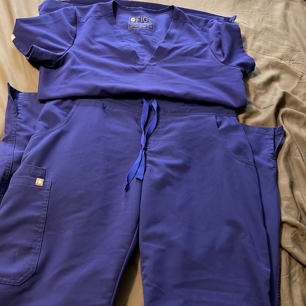 Figs scrubs dark blue